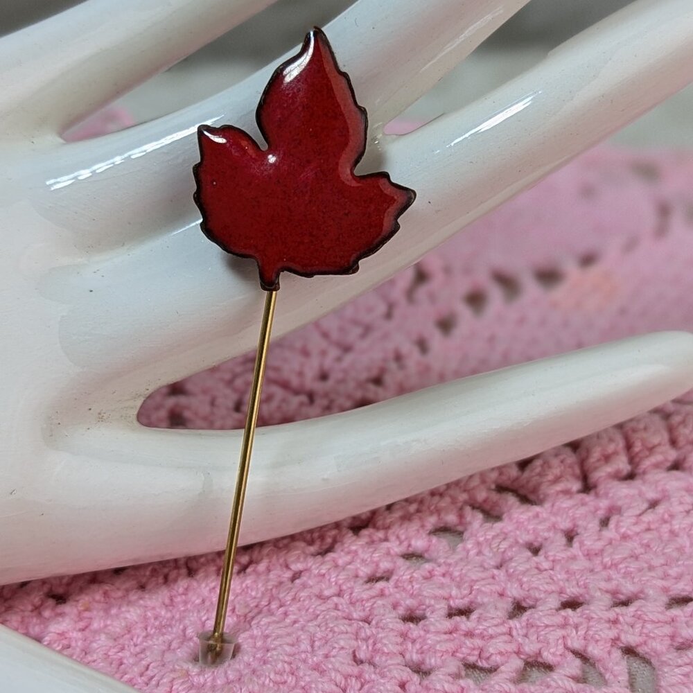 Vintage Red Maple Leaf Stick Pin Stickpin Gold Metal Canada Canadian